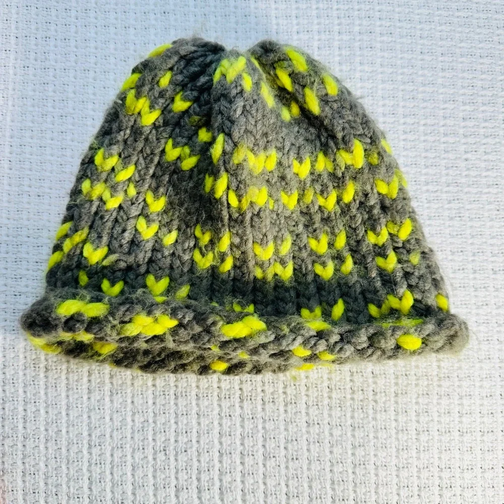 Kids Gray‎ Neon Yellow Knit Beanie Hat Chunky Warm Winter - Homemade, Cozy
